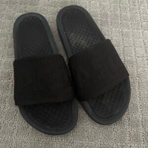 Women’s APL Big Logo TechLoom Knit Sport
Slide in Black SZ 8